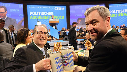 Ministerpr&auml;sident Markus S&ouml;der (re.) und Bundesinnenminister Alexander Dobrindt, hier beim politischen Aschermittwoch in Passau, kommen zum Gillamoos.