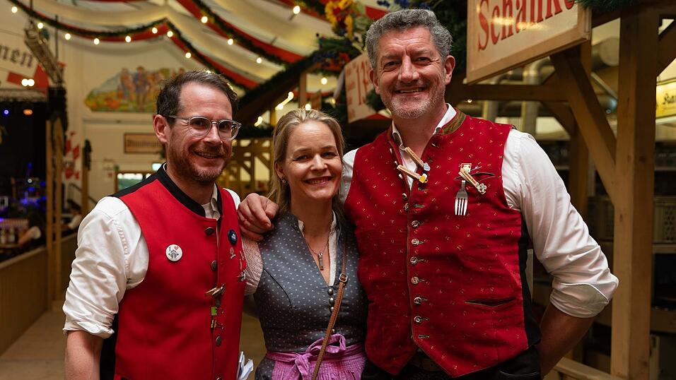 Die Partybilder vom Montag, 10. August, aus dem Festzelt Greindl. Die Partybilder vom Montag, 10. August, aus dem Festzelt Greindl.