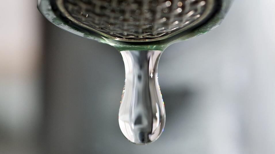 Unbemerkt lief in der Nacht der Keller des Einfamilienhauses mit Wasser voll. (Symbolbild) Unbemerkt lief in der Nacht der Keller des Einfamilienhauses mit Wasser voll. (Symbolbild)
