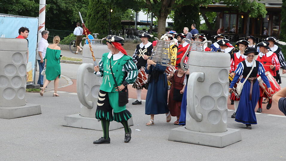 Am Freitag startete das Landauer Volksfest.