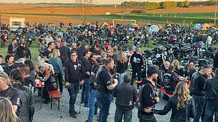 Biker-Freunde aus dem In- und Ausland waren zu 35 Jahren Ranger&acute;s MC gekommen.