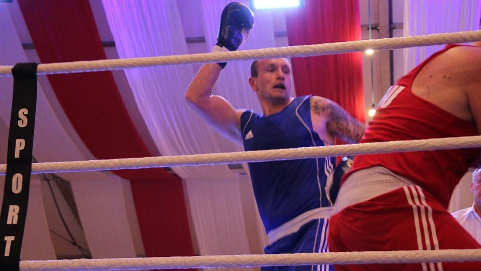 Im Lechner-Festzelt hie&szlig; es am Sonntag wieder 'Let&acute;s get ready to rumble'.