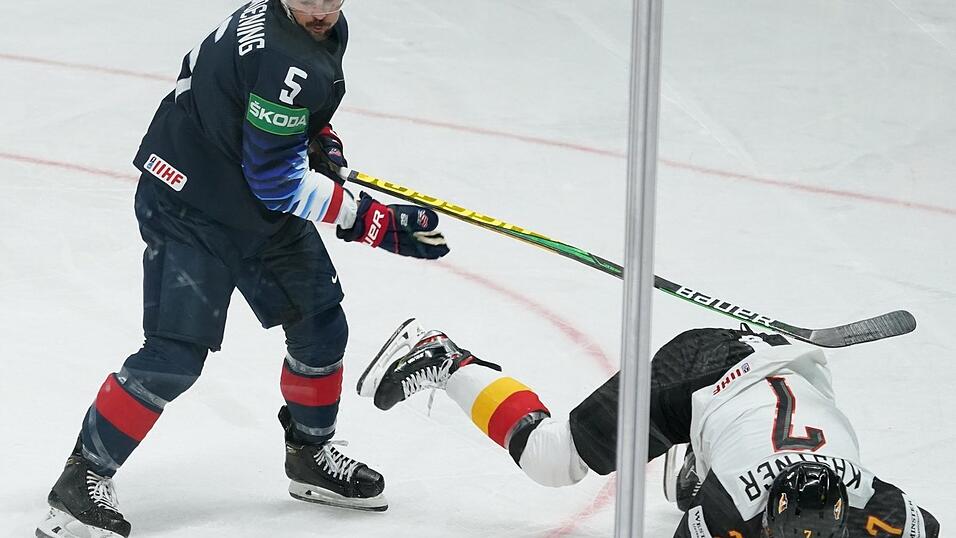 Harte Landung: Das DEB-Team um Stürmer Maxi Kastner kann sich gegen die USA ihren Traum von der WM-Medaille nicht erfüllen. Harte Landung: Das DEB-Team um Stürmer Maxi Kastner kann sich gegen die USA ihren Traum von der WM-Medaille nicht erfüllen.