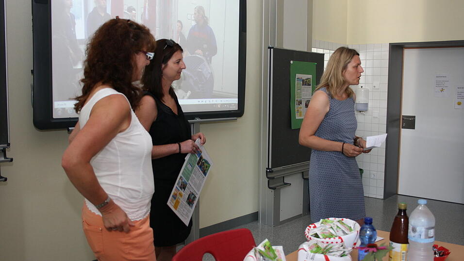 Eine starke Gemeinschaftsleistung: Große Freude herrschte an der Mittelschule Altdorf - die Klassen 7a, 7b und 8a sicherten sich den zweiten Platz und damit 200 Euro für die Klassenkasse. Eine starke Gemeinschaftsleistung: Große Freude herrschte an der Mittelschule Altdorf - die Klassen 7a, 7b und 8a sicherten sich den zweiten Platz und damit 200 Euro für die Klassenkasse.