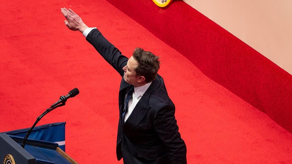 Mit dieser Geste hat Musk am Tag von Trumps Amtseinführung für Empörung gesorgt. (Archivbild)