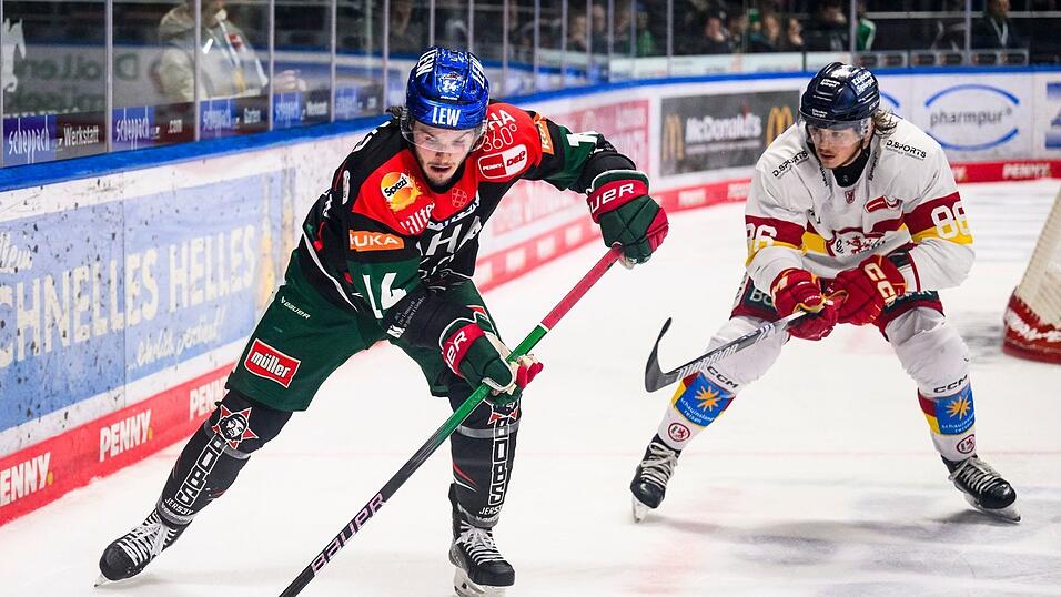 D.J. Busdeker (l) läuft auch in der kommenden Saison für Augsburg auf. (Archivbild)