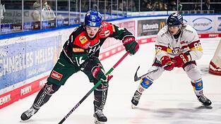 D.J. Busdeker (l) läuft auch in der kommenden Saison für Augsburg auf. (Archivbild) D.J. Busdeker (l) läuft auch in der kommenden Saison für Augsburg auf. (Archivbild)
