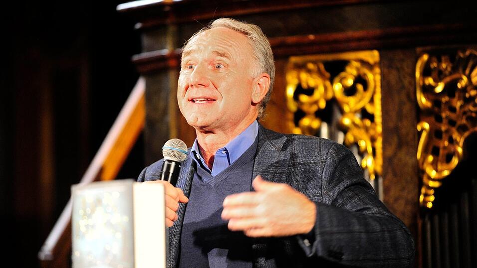 US-Erfolgsautor Dan Brown hat in der Spiegelkapelle des Clementinums, eines ehemaligen Jesuitenkollegs in Prag, seinen neuesten Thriller «The Secret of Secrets» vorgestellt.