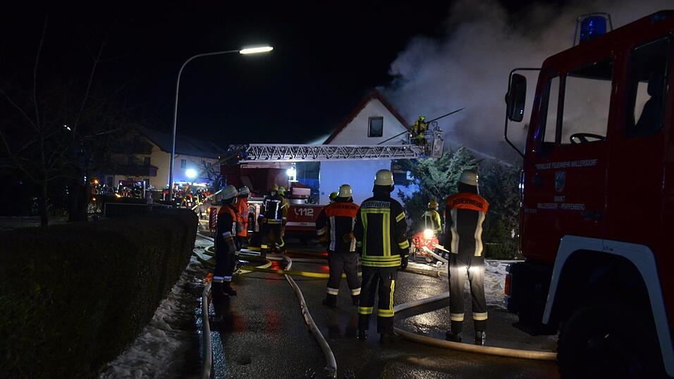 In einem Haus in Untergraßlfing hat es gebrannt. In einem Haus in Untergraßlfing hat es gebrannt.