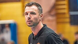 NawaRo-Cheftrainer Roland Schwab kann für die neue Saison mit vier weiteren Spielerinnen planen.