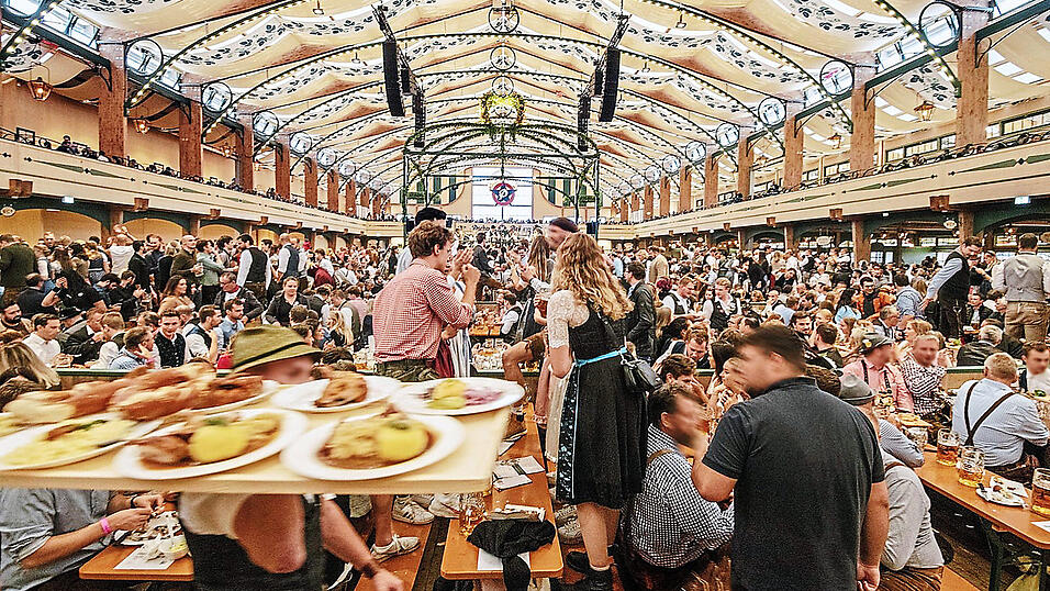 Die Pl&auml;tze in der Br&auml;urosl sind hei&szlig; begehrt. &Uuml;ber die Website oktoberfest-booking.com k&ouml;nnen eventuell noch Pl&auml;tze ergattert werden.