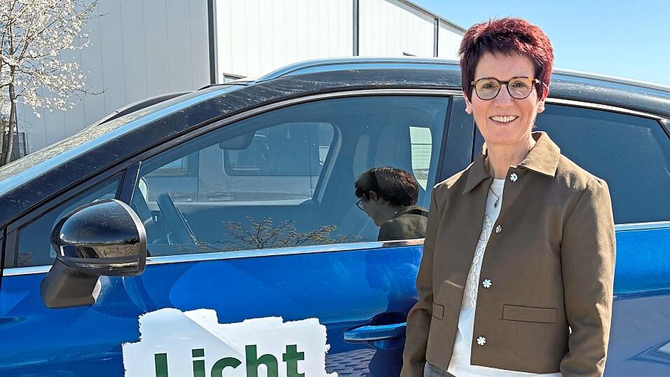 Angelika F&auml;rber leitet das B&uuml;ro des Vereins Lichtblick in Deggendorf. Rund 1.500 Rentner betreut ihr Team in ganz Niederbayern.