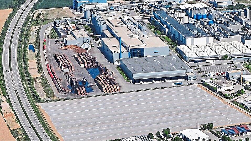 Das Areal, für das UPM gerade einen Käufer sucht, hat eine Größe von knapp 52 Hektar und liegt im gemeinsamen Industriegebiet der Stadt Plattling und der Gemeinde Stephansposching. Das Areal, für das UPM gerade einen Käufer sucht, hat eine Größe von knapp 52 Hektar und liegt im gemeinsamen Industriegebiet der Stadt Plattling und der Gemeinde Stephansposching.