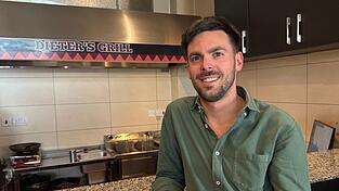 Vor knapp einem Jahr er&ouml;ffnete Fabian F&ouml;rster &laquo;Dieters Grill&raquo;, ein kleines Imbissrestaurant in Nairobi.