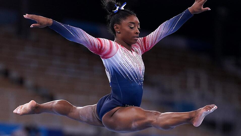 Die US-Amerikanerin Simone Biles räumt nicht nur auf dem Schwebebalken regelmäßig Titel ab, sondern wurde am vergangenen Donnerstag auch von Präsident Joe Biden mit der Freiheitsmedaille geehrt. Die US-Amerikanerin Simone Biles räumt nicht nur auf dem Schwebebalken regelmäßig Titel ab, sondern wurde am vergangenen Donnerstag auch von Präsident Joe Biden mit der Freiheitsmedaille geehrt.