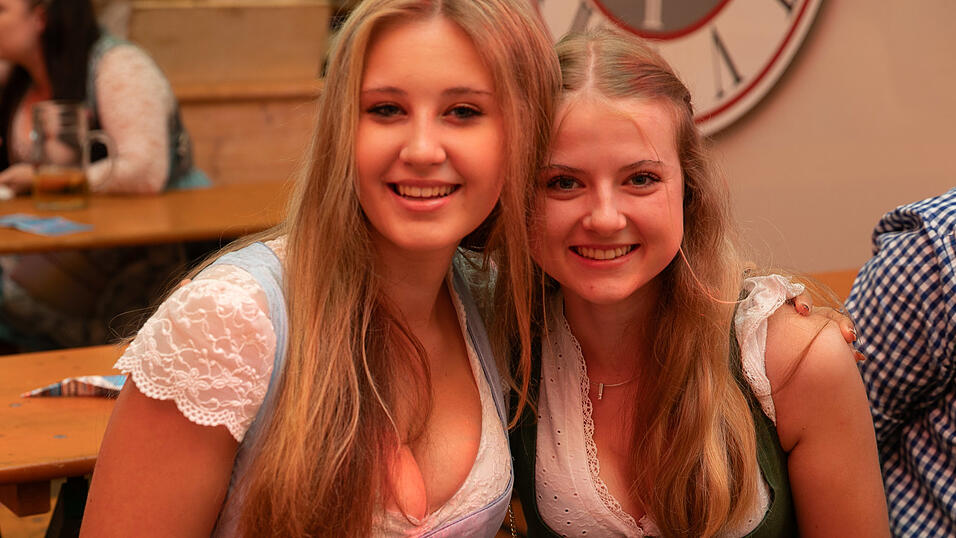 Die Partybilder vom Montag, 18. August, aus dem Festzelt Reisinger. Die Partybilder vom Montag, 18. August, aus dem Festzelt Reisinger.