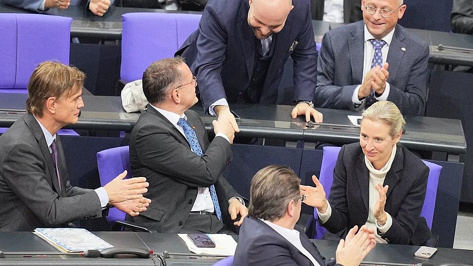 Die Union bringt ihren Fünf-Punkte-Plan für eine Verschärfung der Bekämpfung der irregulären Migration durch den Bundestag.