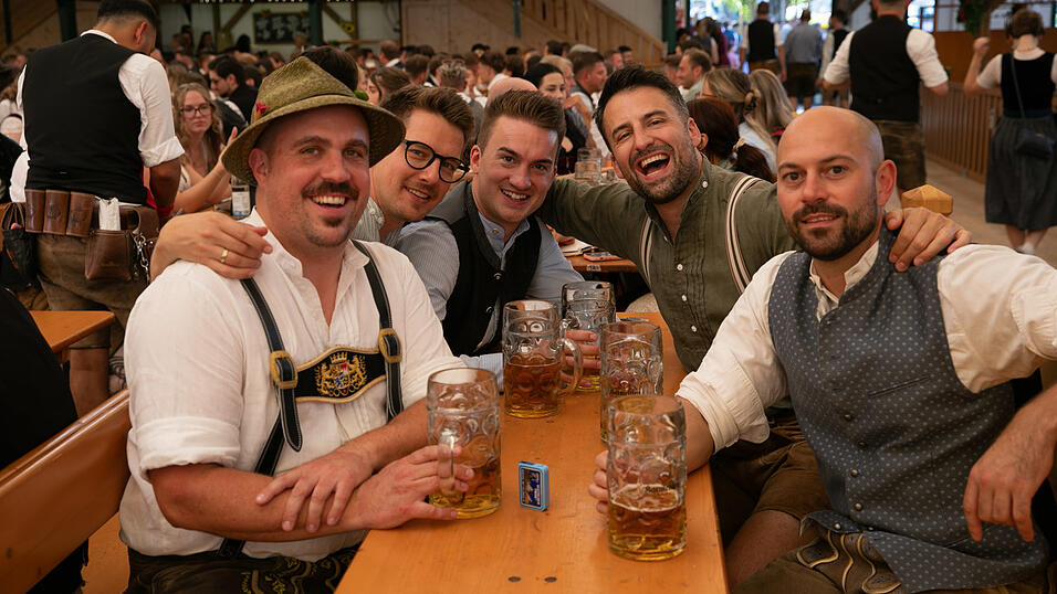 Die Partybilder vom Freitag, 8. August, aus dem Festzelt Nothaft. Die Partybilder vom Freitag, 8. August, aus dem Festzelt Nothaft.