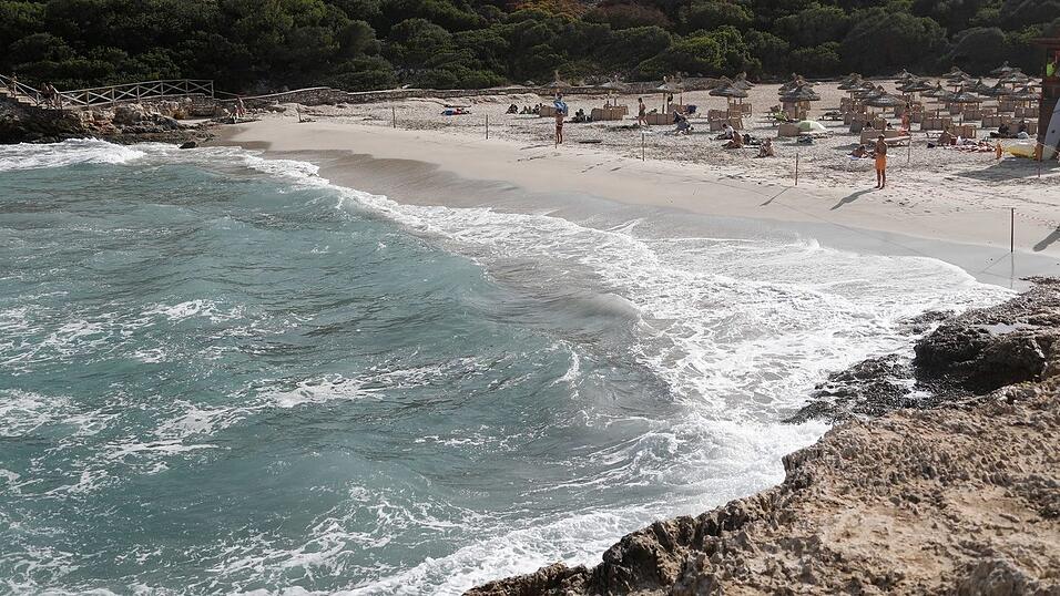 Ein deutscher Urlauber ist im Osten Mallorcas bei dem Versuch ums Leben gekommen, anderen in Not geratenen Badenden zu helfen. (Archivbild)