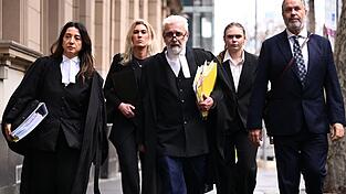 Im Fall einer wegen dreifachen Mordes mit Giftpilzen zu lebenslanger Haft verurteilten Frau hat in Australien die Berufungsverhandlung begonnen. Die Anw&auml;lte (Bild) beanstanden Verfahrensfehler.