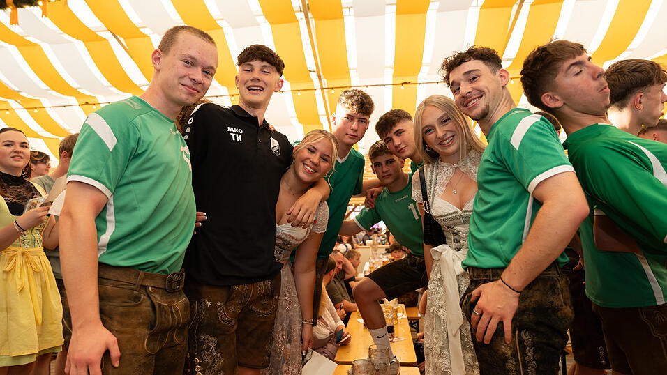 Die Partybilder vom Montag, 12. August 2024, aus dem Festzelt Nothaft. Die Partybilder vom Montag, 12. August 2024, aus dem Festzelt Nothaft.