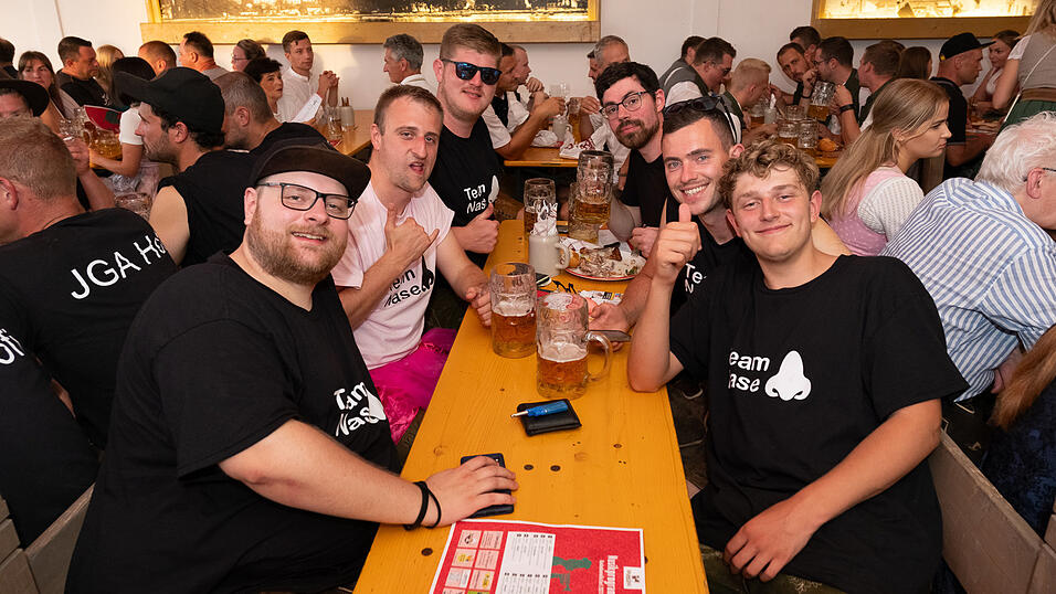 Die Partybilder vom Montag, 14. August 2023, aus dem Festzelt Krönner. Die Partybilder vom Montag, 14. August 2023, aus dem Festzelt Krönner.