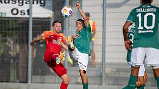 Die SpVgg Hankofen (hier Tobias Richter) musste sich am Freitagabend dem 1. FC Schweinfurt geschlagen geben. Die SpVgg Hankofen (hier Tobias Richter) musste sich am Freitagabend dem 1. FC Schweinfurt geschlagen geben.