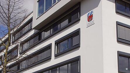 Im Fall des umstrittenen Achtparteienhauses hat das Landratsamt in Regensburg das letzte Wort.