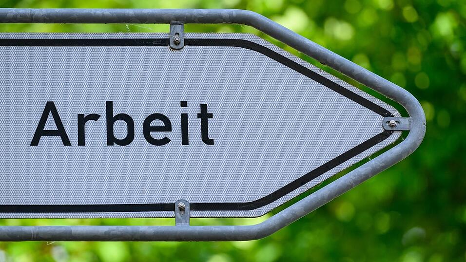 Die Zahl der Arbeitslosen in Deutschland ist im September wieder unter die Drei-Millionen-Grenze gesunken (Archivbild).