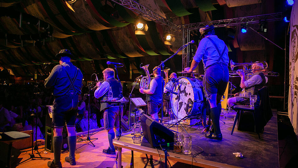 Die Partybilder von Sonntag, 21. August 2022, aus dem Festzelt Weckmann. 