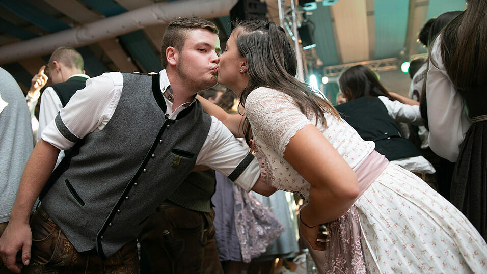 Die Partybilder vom Sonntag, 17. August, aus dem Festzelt Wenisch. Die Partybilder vom Sonntag, 17. August, aus dem Festzelt Wenisch.