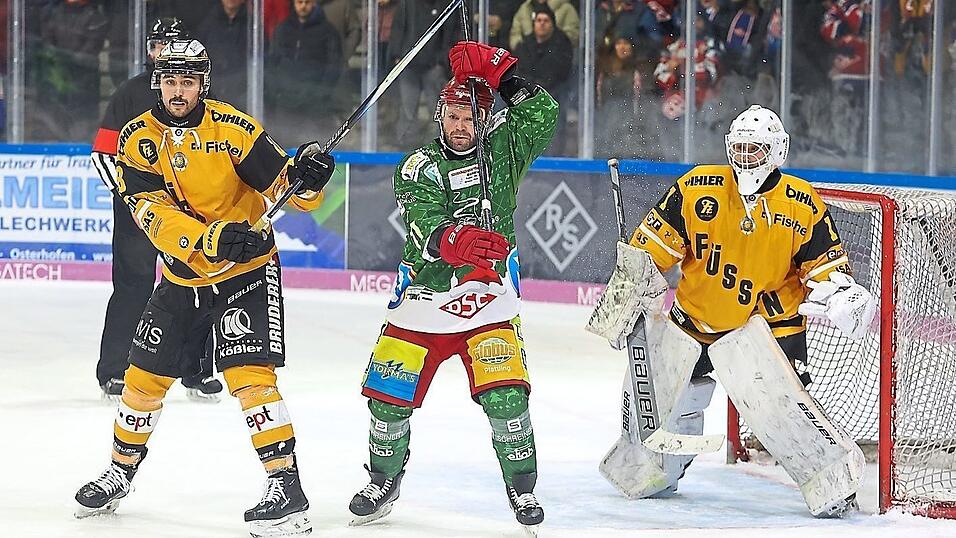 Beim ersten Heimspiel gegen F&uuml;ssen, das die Deggendorfer mit 14:1 gewonnen hatten, traf Kapit&auml;n Curtis Leinweber einmal, im zweiten Vergleich in der Hitzkopf-Arena verbuchte er einen Assist.