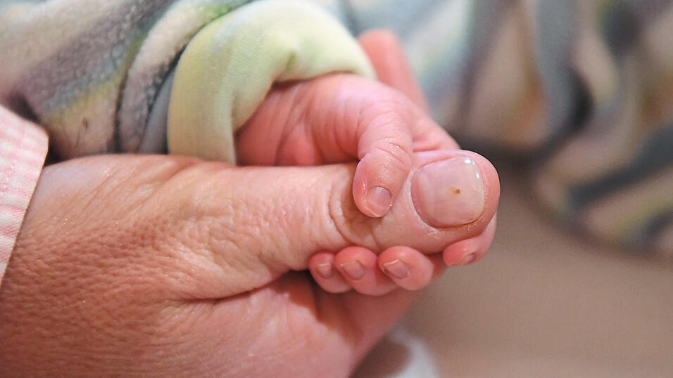 In Passau ist das tausendste Baby 2021 geboren worden. (Symbolbild)