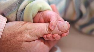 In Passau ist das tausendste Baby 2021 geboren worden. (Symbolbild)