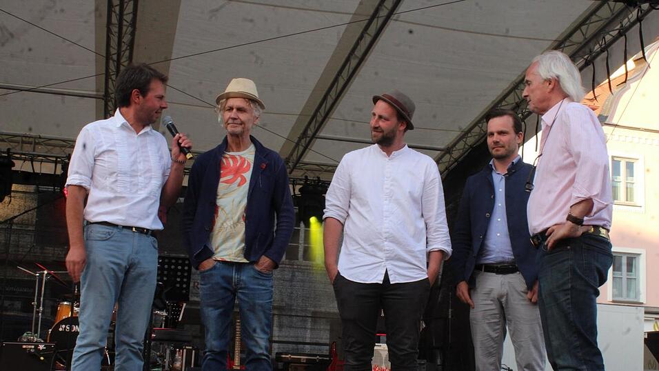 Viele Landshuter genossen ihren Freitagabend auf dem Bismarckplatzfest.