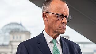 Der Kanzler stellt klar: Es gibt noch keine Pläne für die Entsendung deutscher Soldaten in die Ukraine.