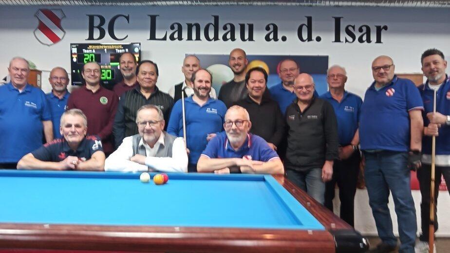 Die Mannschaften, die den Einzug in die Endrunde geschafft hatten.