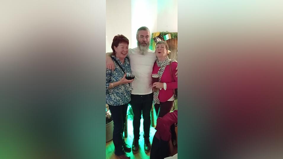 Die Besucher feierten mit. Die Besucher feierten mit.