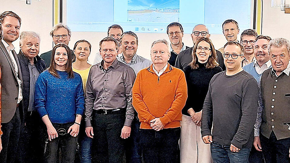 Der Unternehmerstammtisch Furth hat sich wieder f&uuml;r einen gemeinsamen Tag der offenen Betriebe ausgesprochen und bei einer Sitzung mit B&uuml;rgermeisterin Andrea Probst und Vertretern der Stadt bekannt gegeben.