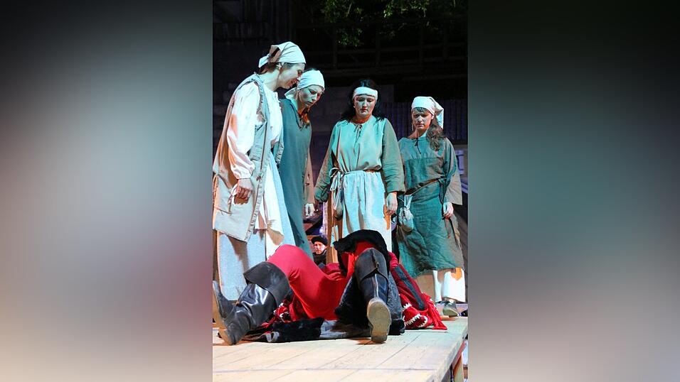 Bilder der Gruppe 'Gr&uuml;n' des Drachenstich-Festspiels.