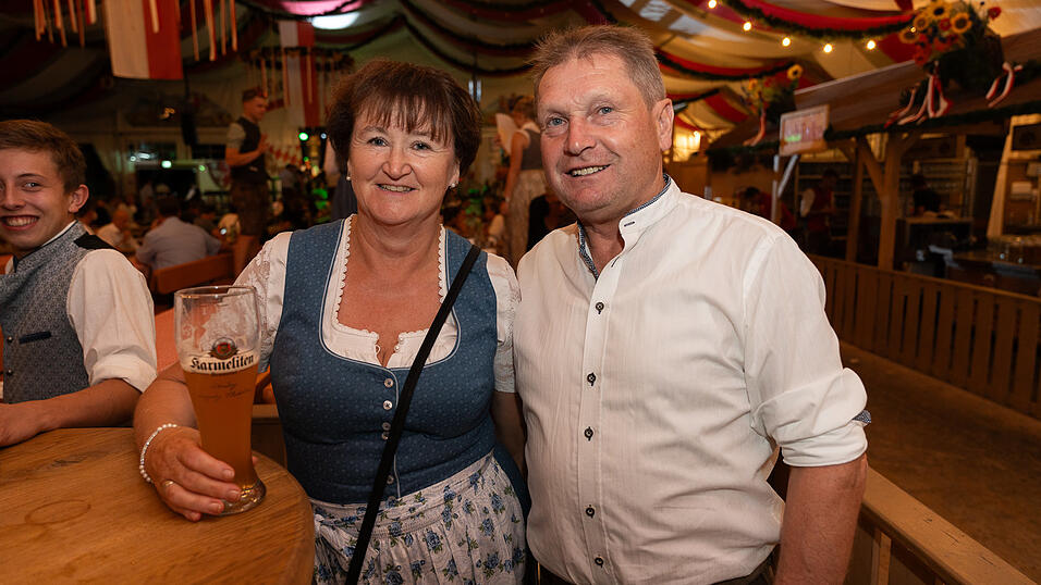 Die Partybilder vom Donnerstag, 17. August 2023, aus dem Festzelt Greindl. Die Partybilder vom Donnerstag, 17. August 2023, aus dem Festzelt Greindl.