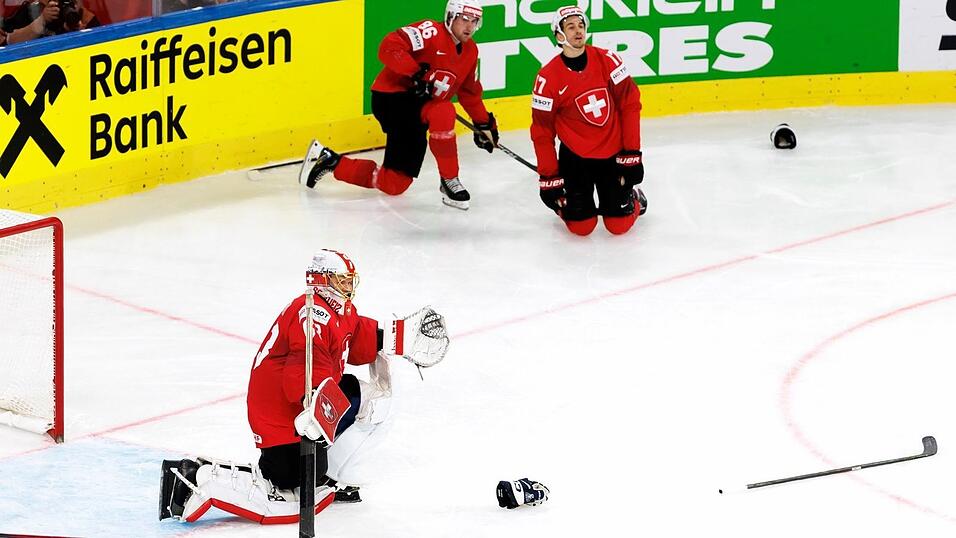 Der Moment nach dem Gegentor: Torhüter Leonardo Genoni und sein Team haben erneut ein WM-Finale verloren. Der Moment nach dem Gegentor: Torhüter Leonardo Genoni und sein Team haben erneut ein WM-Finale verloren.
