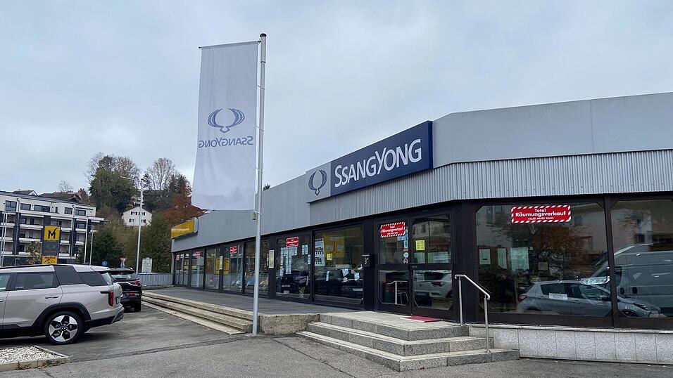 Das frühere Autohaus Mühlbauer stand nur wenige Monate leer, bis ein neuer Eigentümer gefunden wurde. Das frühere Autohaus Mühlbauer stand nur wenige Monate leer, bis ein neuer Eigentümer gefunden wurde.