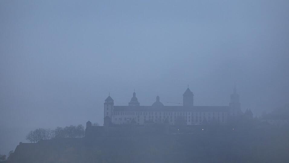 Die Prognosen für das Wochenende sagen: In Bayern wird es neblig. (Archivbild) Die Prognosen für das Wochenende sagen: In Bayern wird es neblig. (Archivbild)