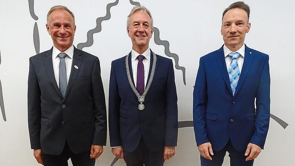 Das B&uuml;rgermeister-Trio (von links): Hermann Pritsch (3. B&uuml;rgermeister), Herbert Blascheck (1. B&uuml;rgermeister) und Georg Scheuerer (2. B&uuml;rgermeister)