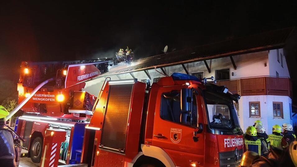 Bei dem Brand waren circa 120 Feuerwehrler vor Ort.