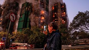 Mindestens 44 Menschen sind bei dem Brand ums Leben gekommen. Mindestens 44 Menschen sind bei dem Brand ums Leben gekommen.