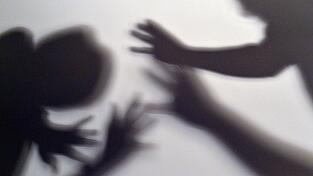 Wenn Teufel Alkohol die Tochter an den Haaren packt. (Symbolbild)