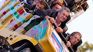 Markus Söder und Dominik Krause feiern Münchens Nominierung als deutscher Olympia-Bewerber auf dem Oktoberfest. Markus Söder und Dominik Krause feiern Münchens Nominierung als deutscher Olympia-Bewerber auf dem Oktoberfest.