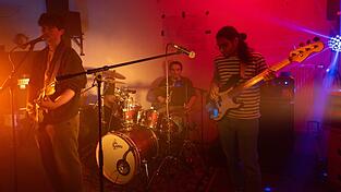 So wie die Wicken Chings traten viele junge Bands aus der Regensburger Musikszene auf. So wie die Wicken Chings traten viele junge Bands aus der Regensburger Musikszene auf.